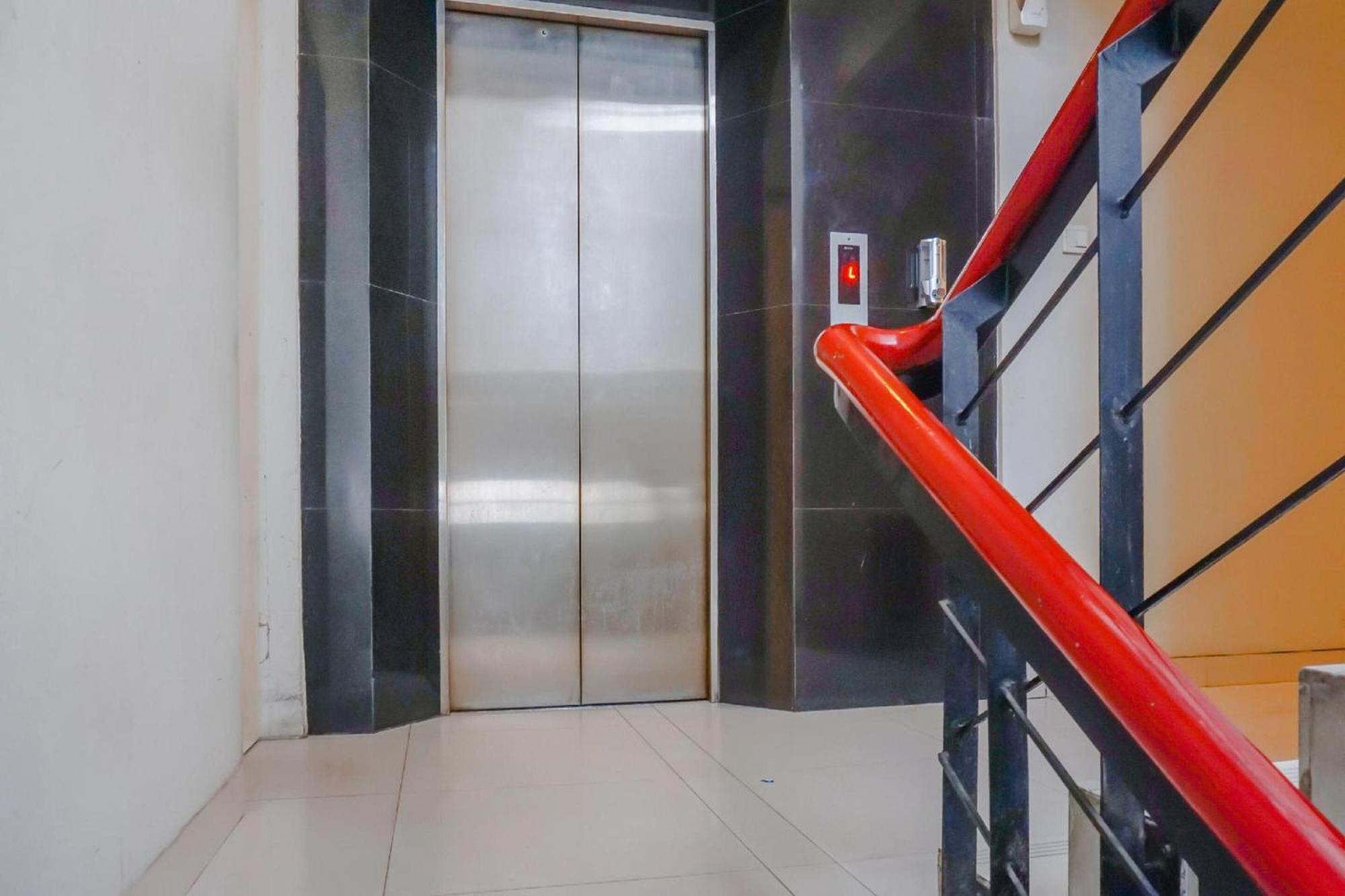 Collection O Hotel Antara Τζακάρτα Εξωτερικό φωτογραφία